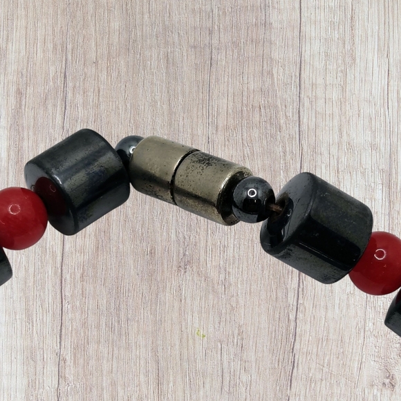Vintage Magnetic Red and Gray Beaded Bracelet - Picture 3 of 5